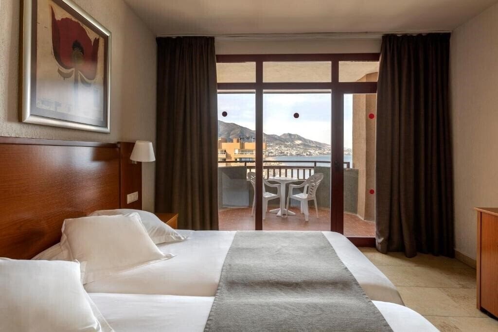 Фото Las Palmeras 4*