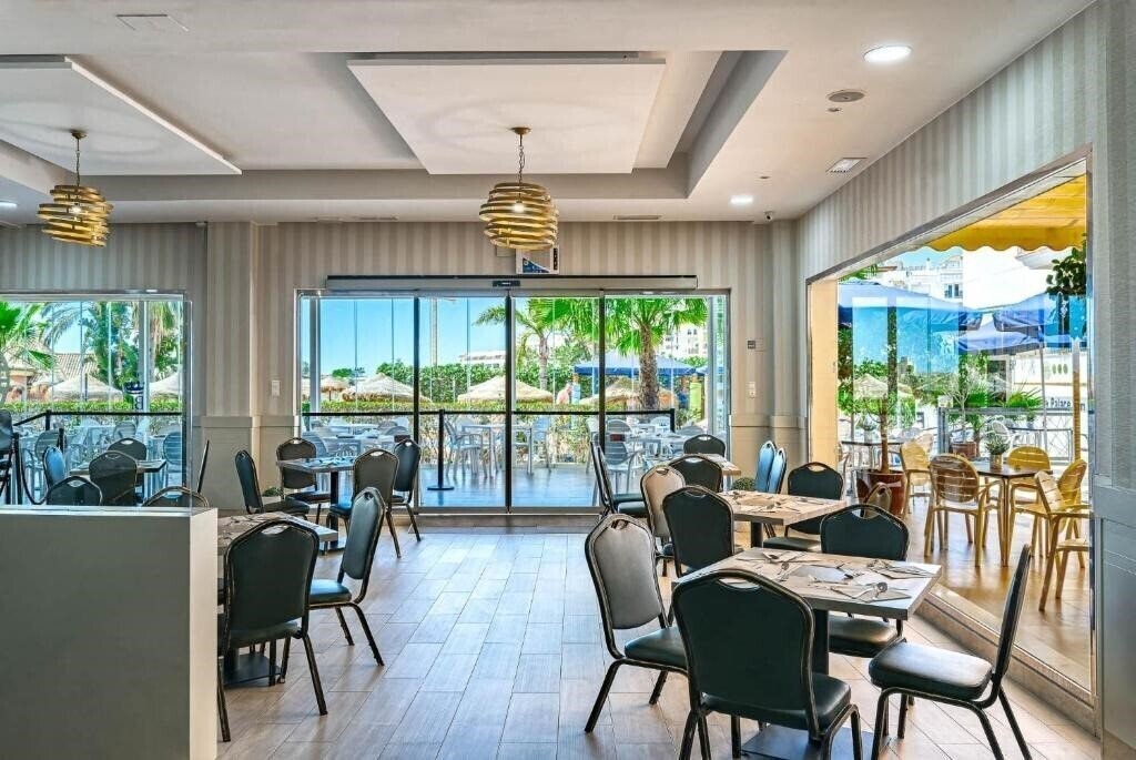 Фотографія Benalmadena Palace 3*