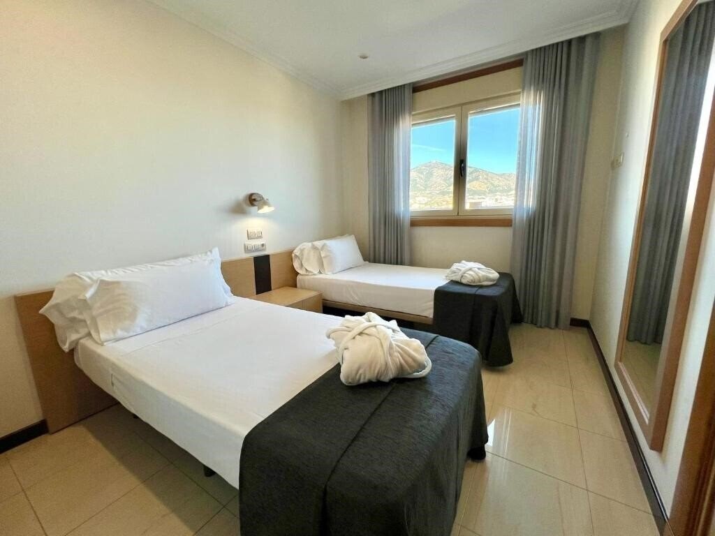 Фото Mediterraneo Real Apartamentos 4*