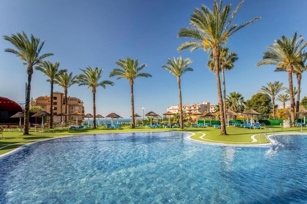 Фото Holiday World Resort 4*