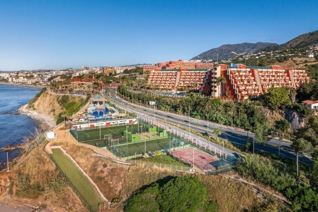 Картинка Holiday World Resort 4*
