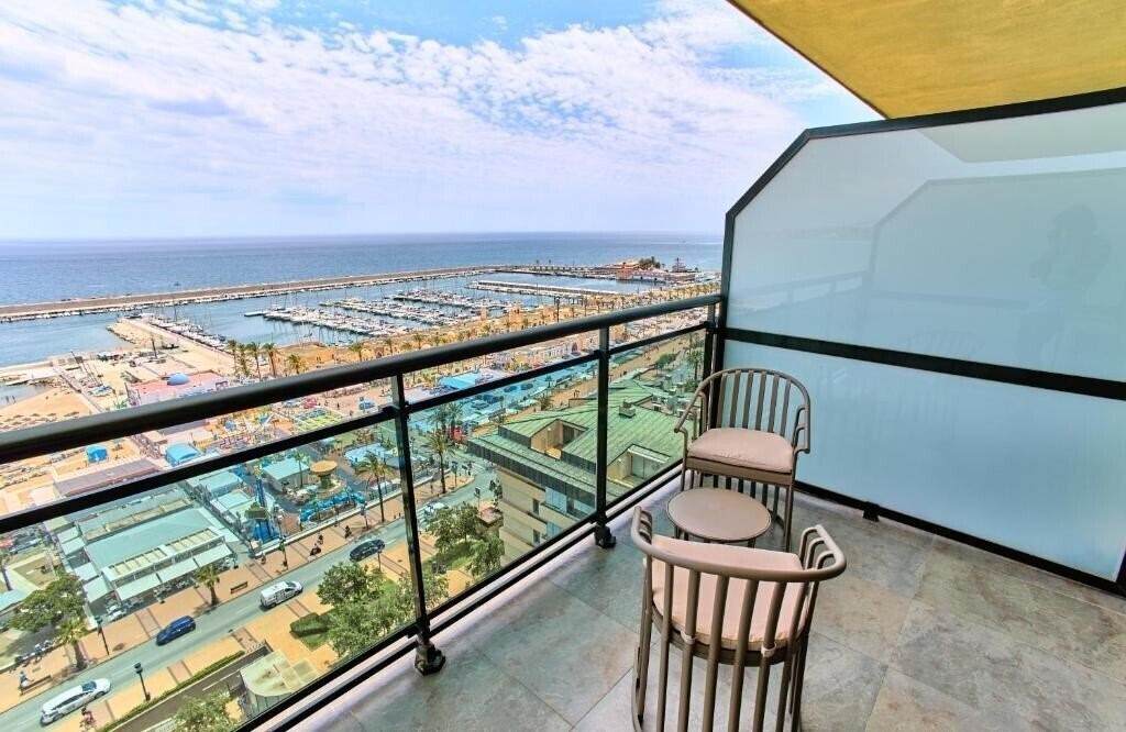 Фотографія Leonardo Hotel Fuengirola Costa Del Sol 4*