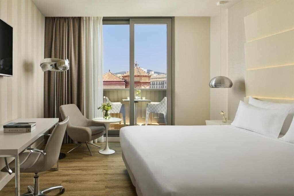 Фотографія Nh Malaga 4*