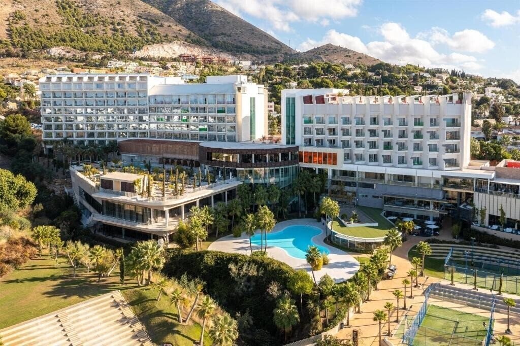 Готель Higueron Hotel Malaga, Curio Collection by Hilton 5*