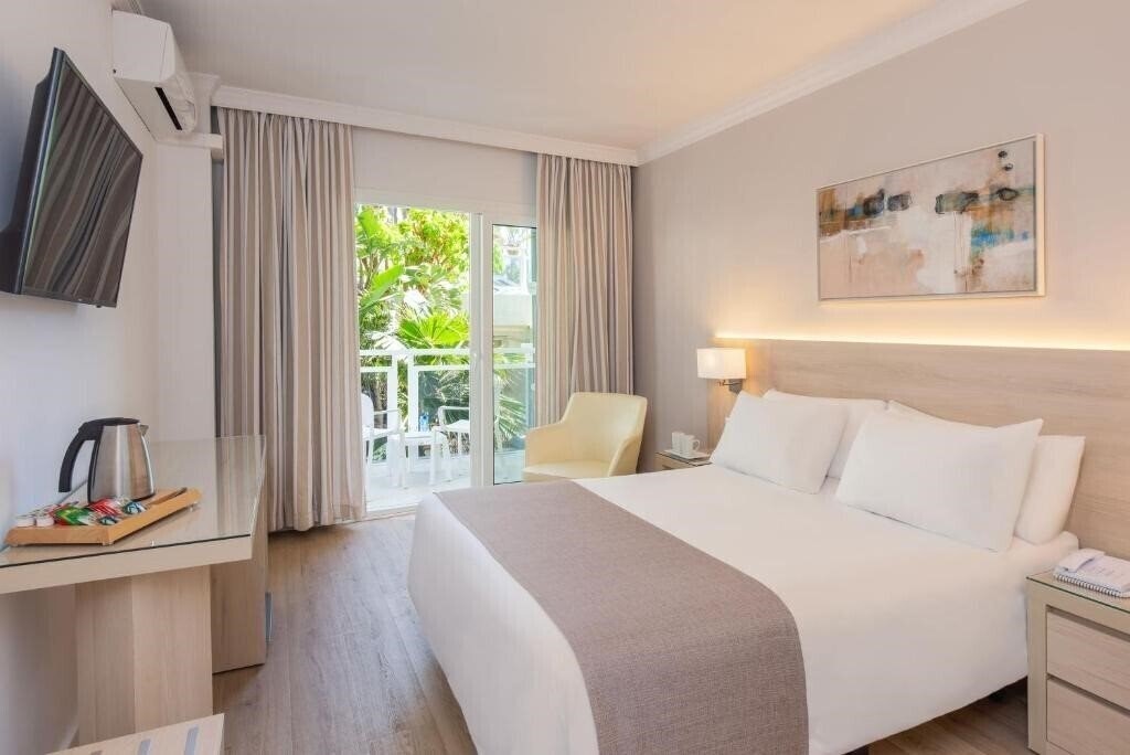 Фото Las Arenas Affiliated by Melia 4*