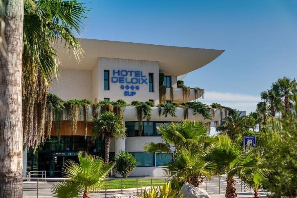 Готель Hotel Deloix Aqua Center 4*