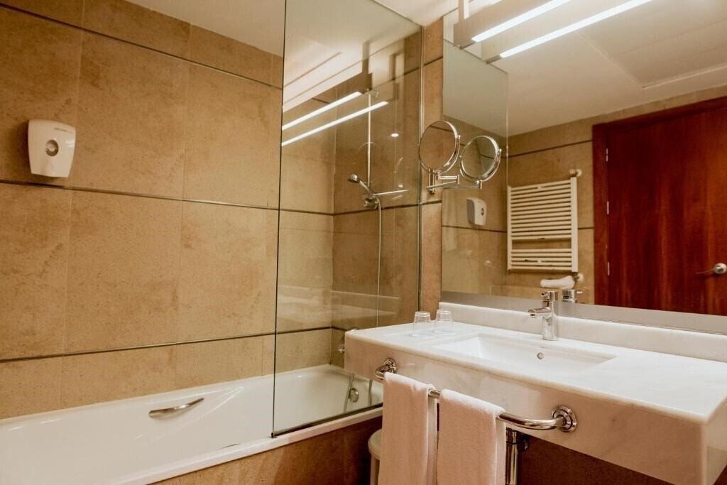 Фотографія Hotel Deloix Aqua Center 4*
