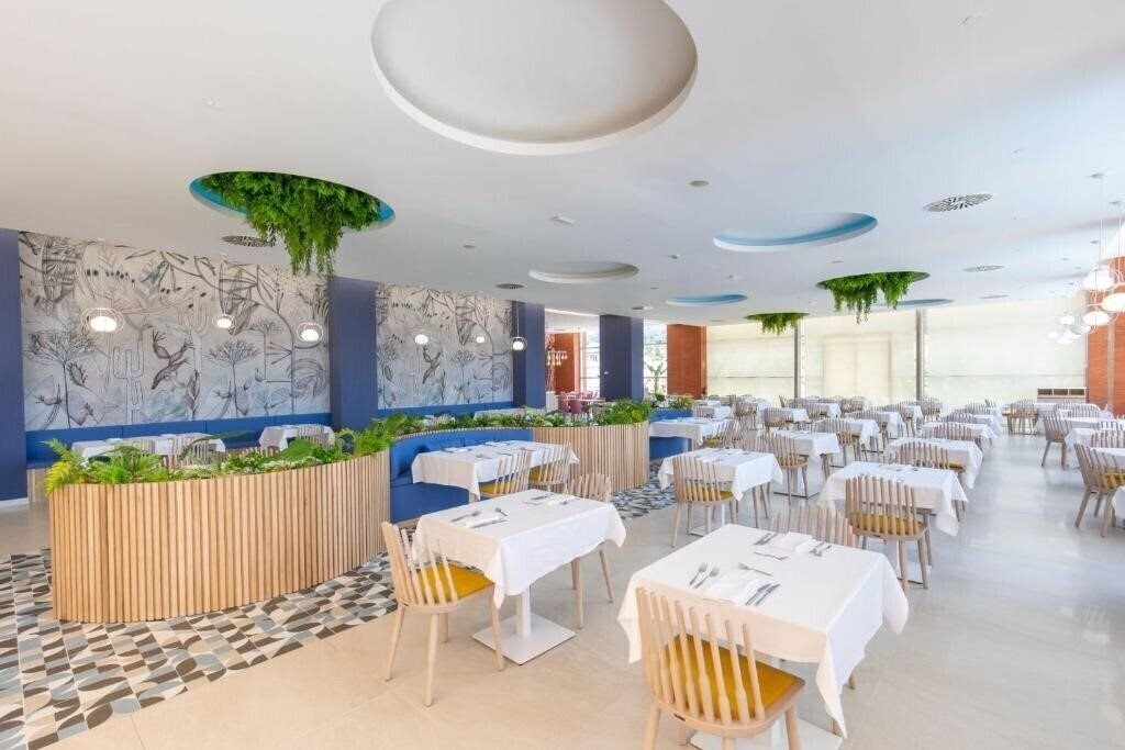 Готель BCL Levante Club & SPA 4*