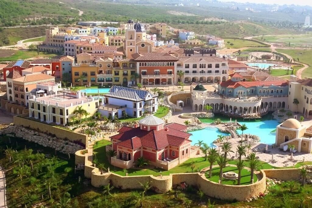 Готель The Level At Melia Villaitana 5*