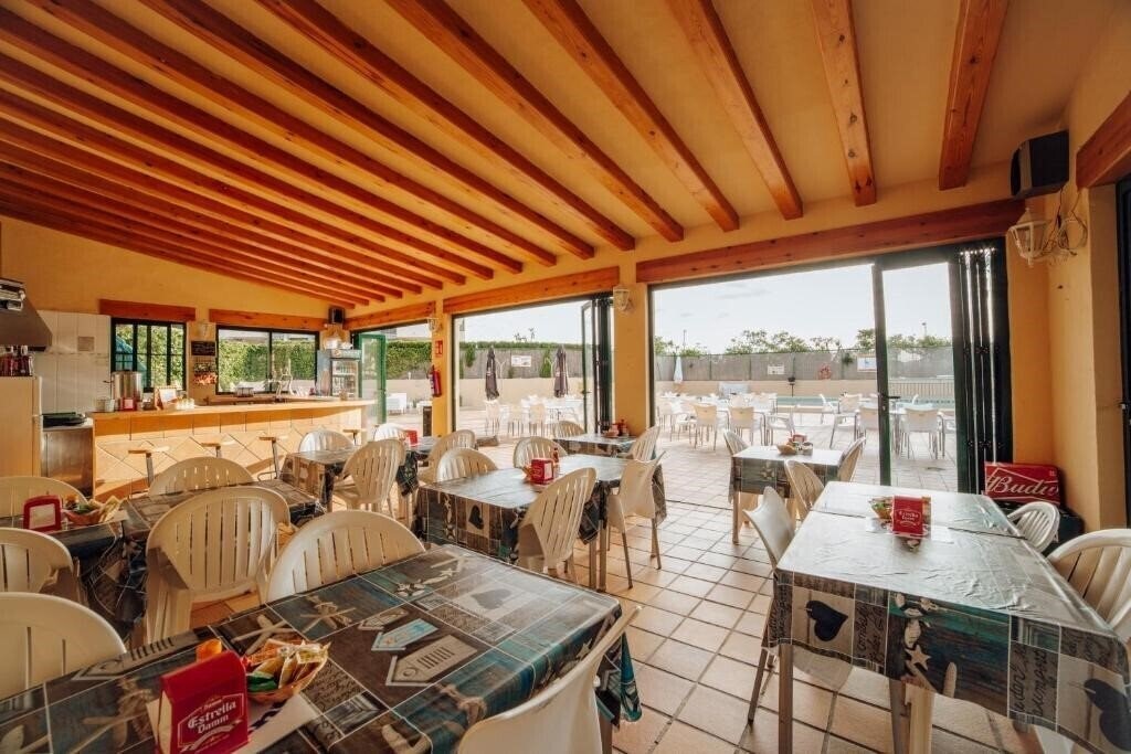 Картинка Palm Court 2*