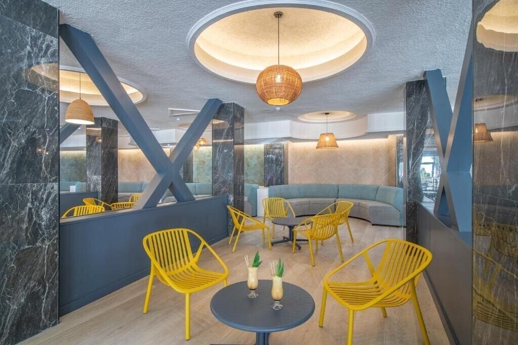 Фотографія Hotel Benidorm East by Pierre & Vacances 4*