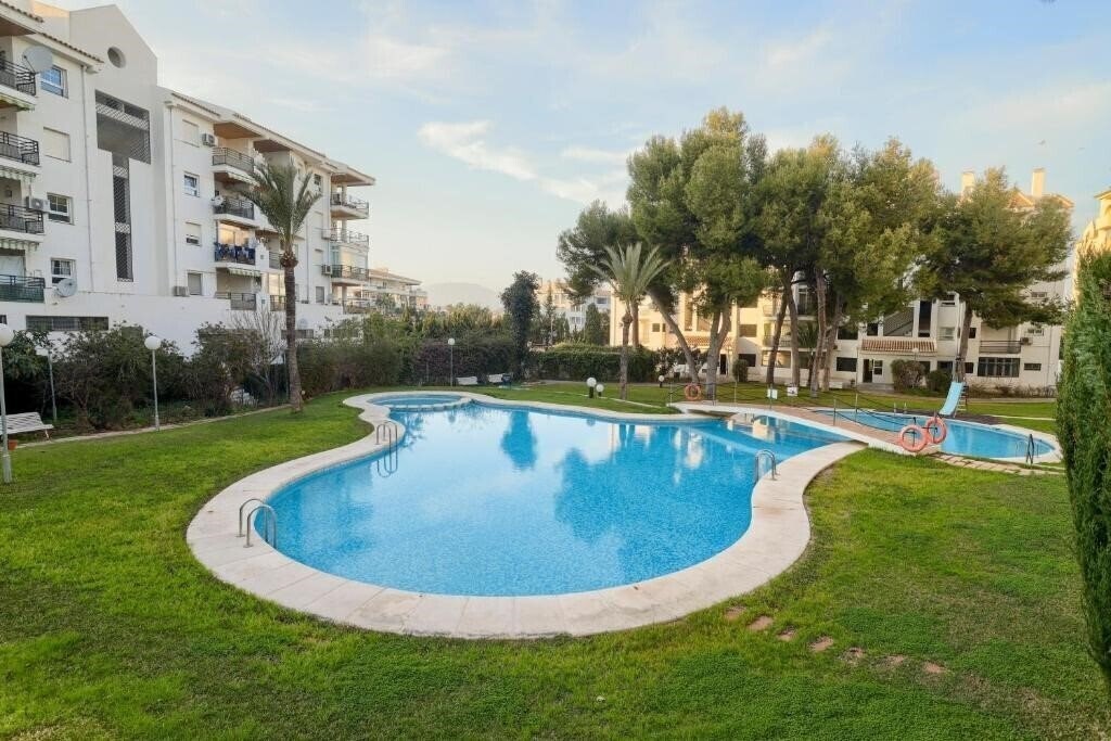 Готель BCL Playa Albir Apartments 2*