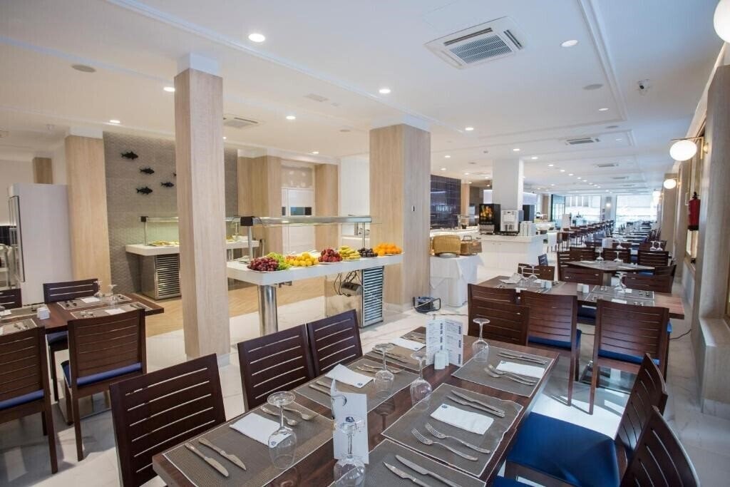 Готель Voramar 3*