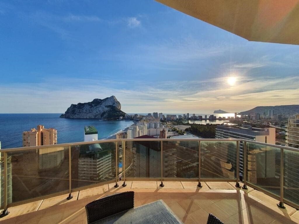 Отель Unitursa Esmeralda Suites 3*