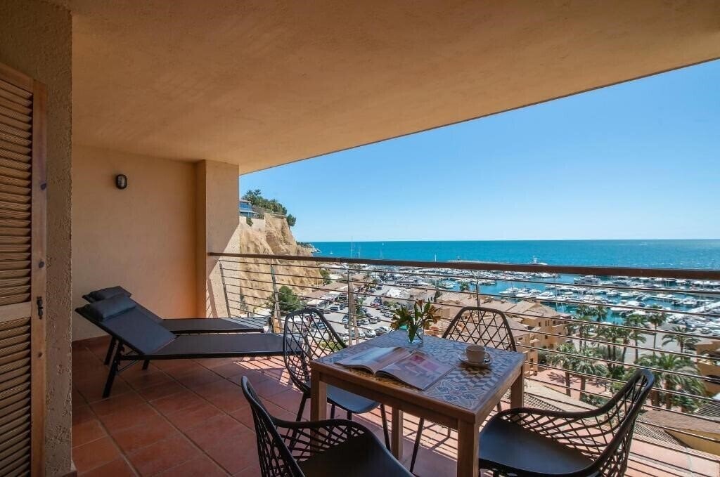 Фото Pierre & Vacances Altea Beach - Port 3*
