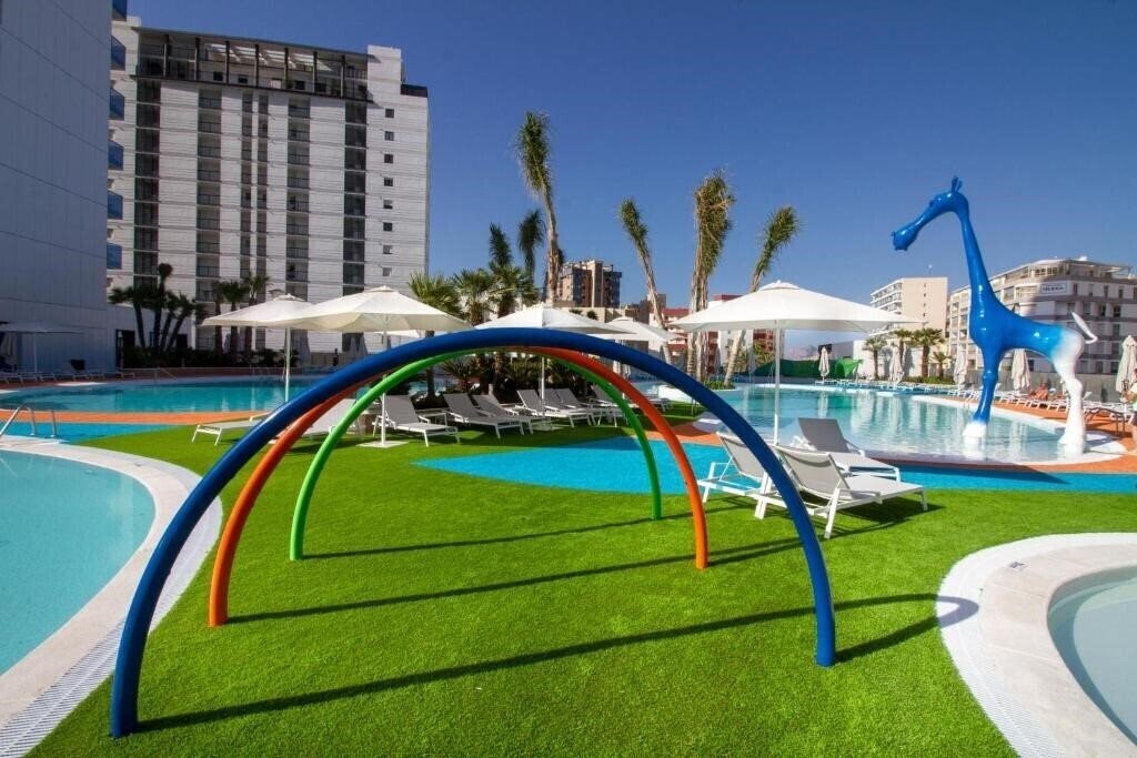 Фотографія Estimar Calpe Suitopia 3 & Three 4*