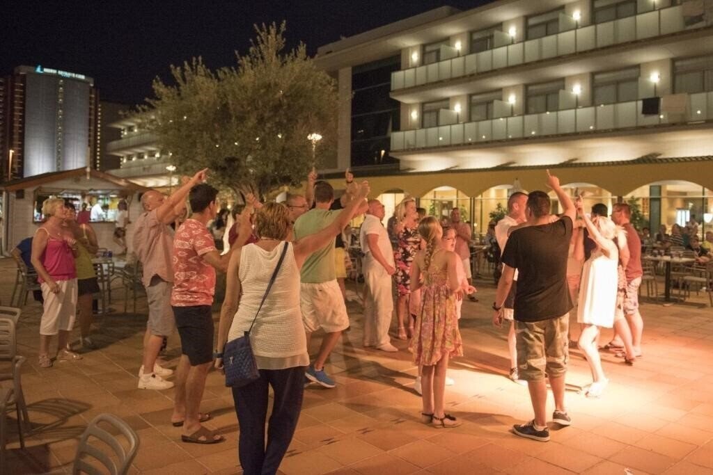 Фотографія Mediterraneo (Benidorm) 4*