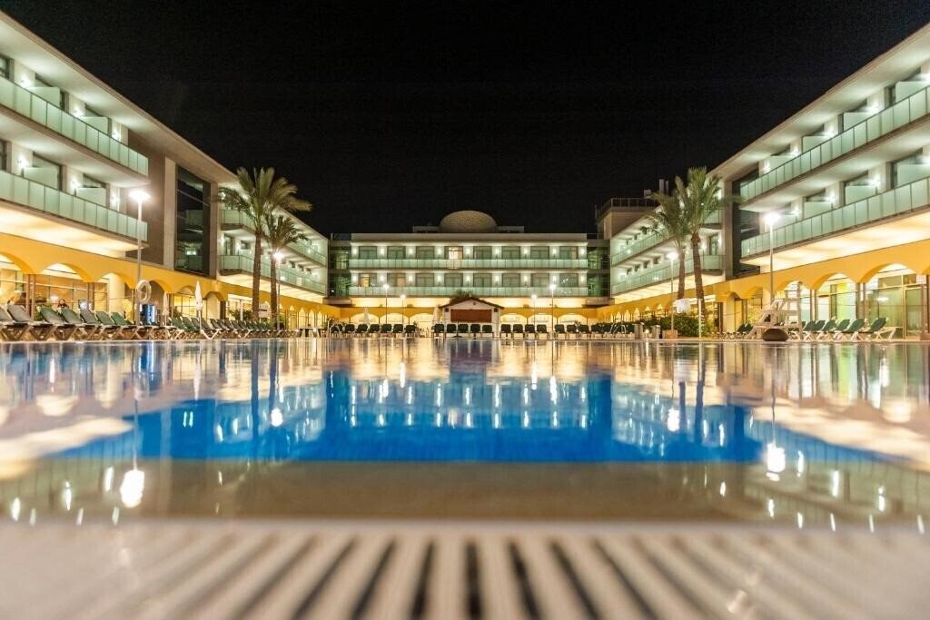 Картинка Mediterraneo (Benidorm) 4*