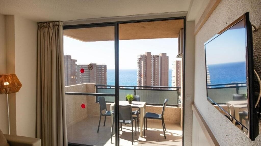 Фото Dynastic Rooms Apartments 3*