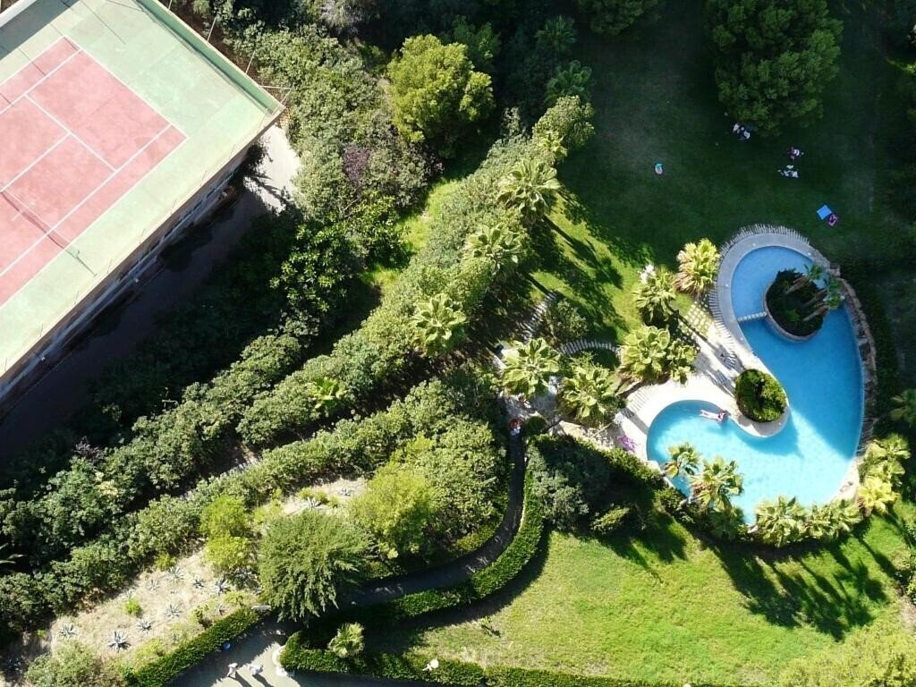 Фотографія Apartamentos Benibeach 2*