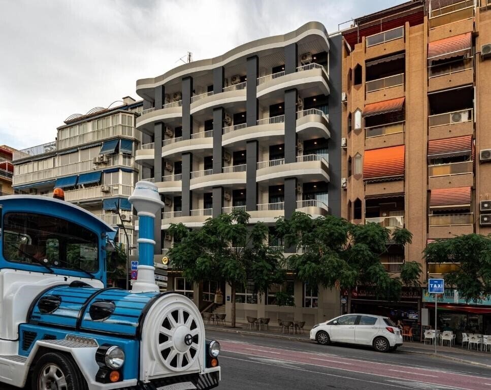 Отель Golden 3*