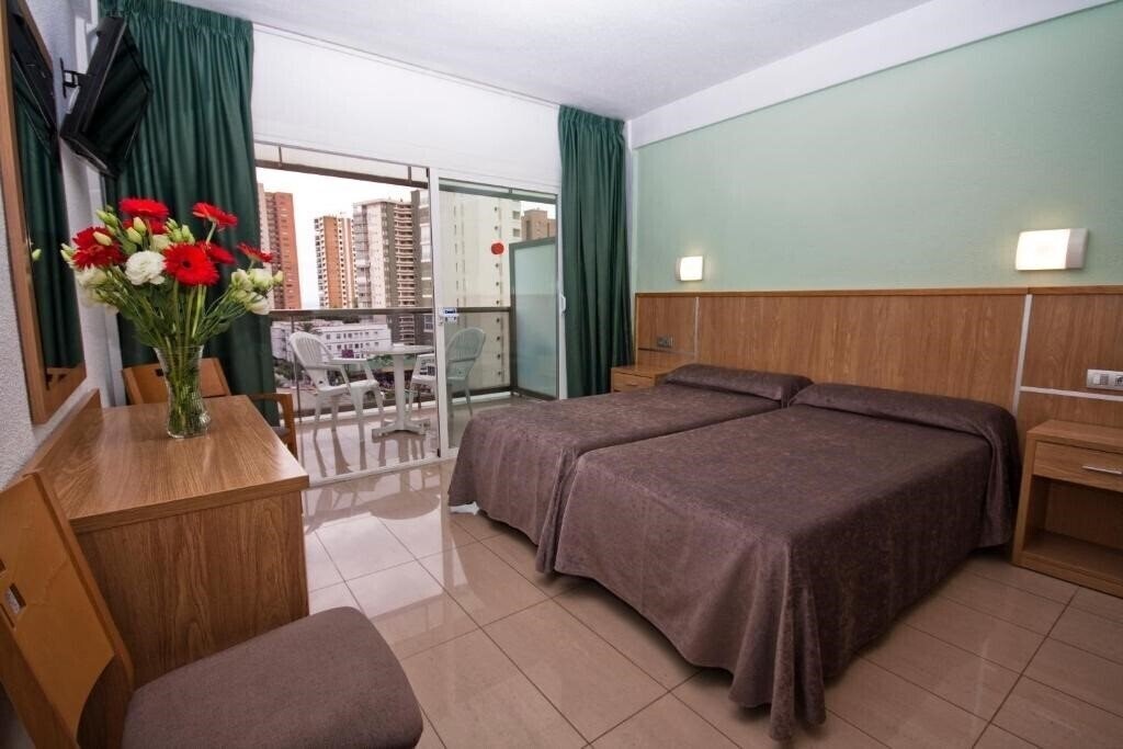 Отель Hotel Perla 2*