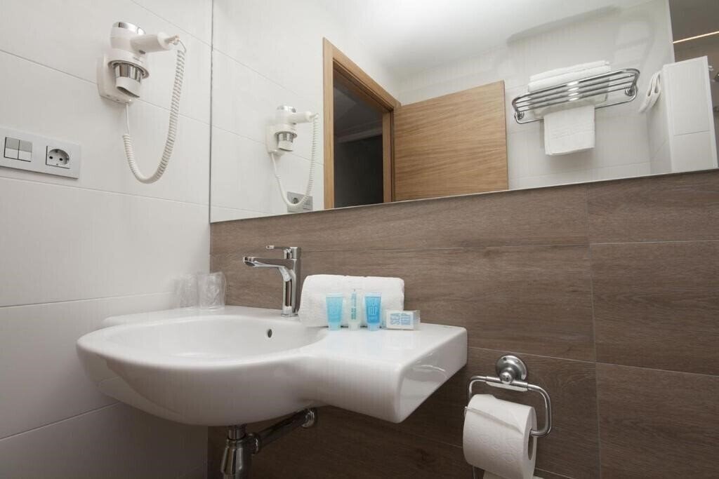 Фото Hotel Perla 2*