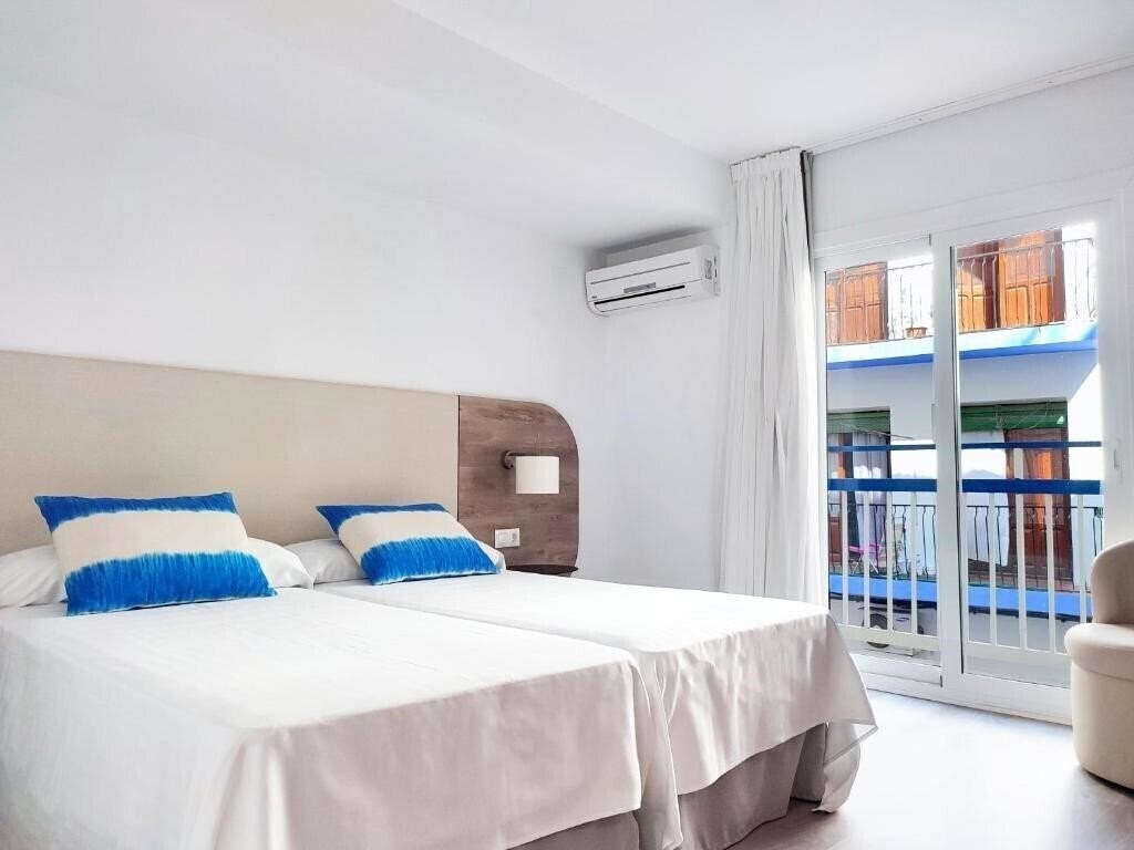 Картинка Flats Friends Mar Blau 2*