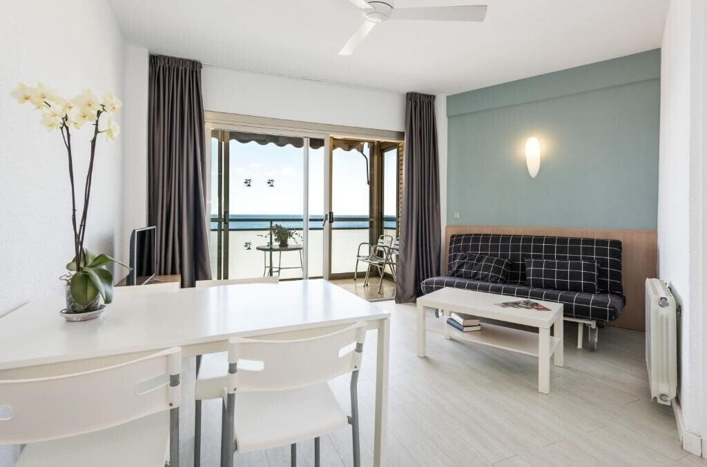 Готель Apartamentos Atlantida 3*