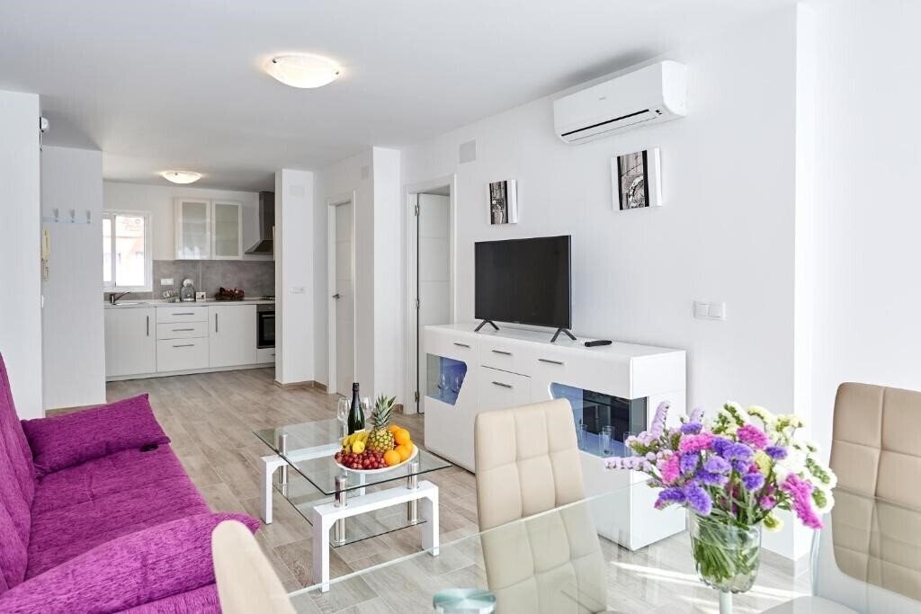Готель Sonrisa Apartments 3*