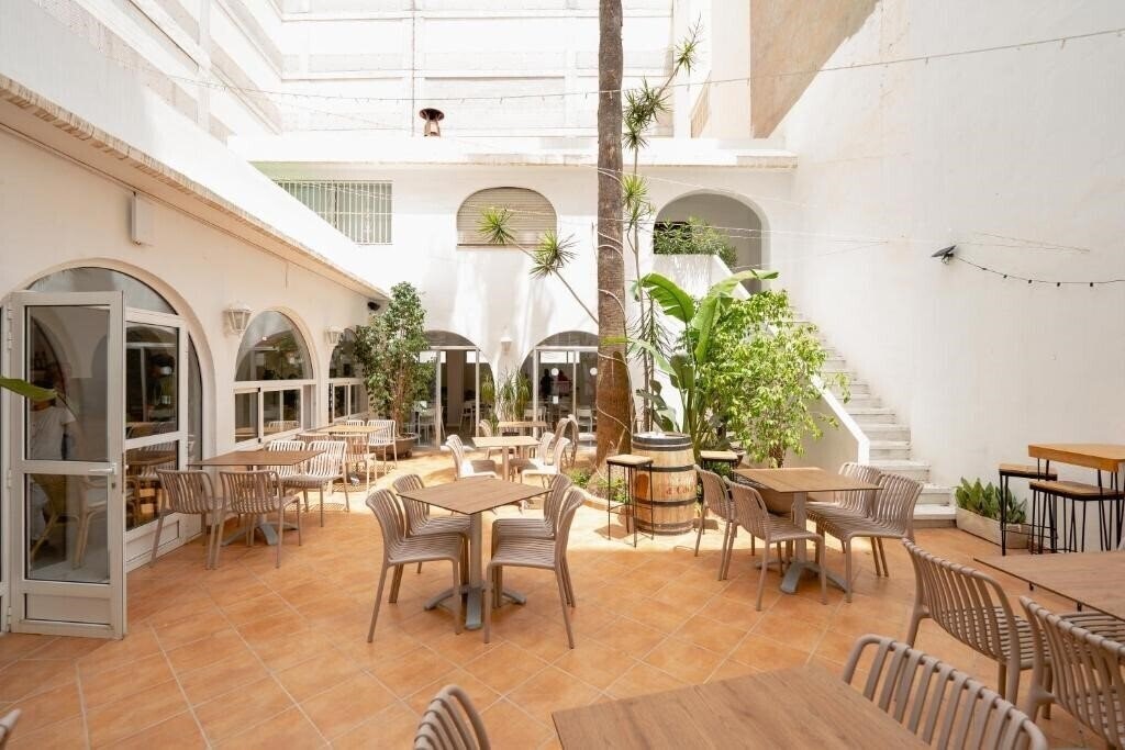 Фотографія Internacional Hotel 2*