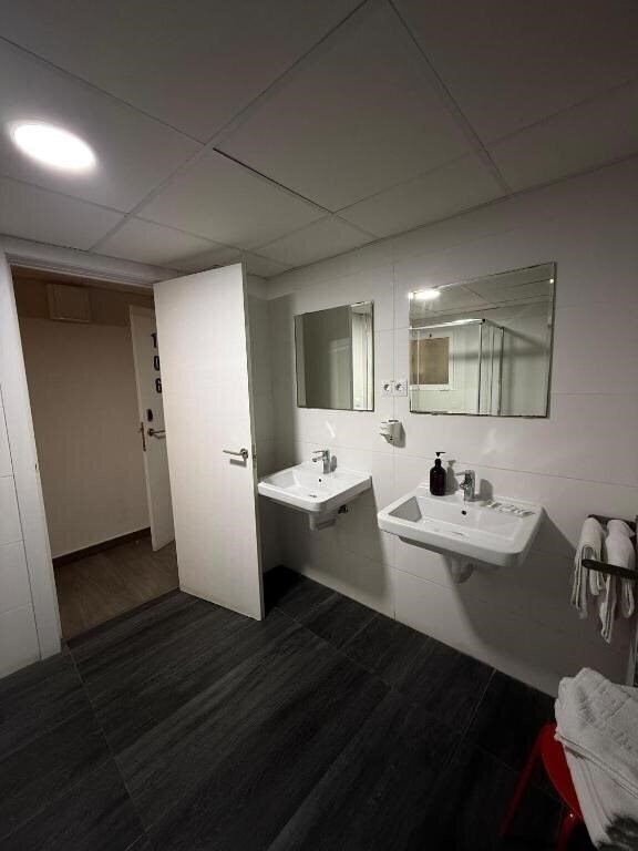 Фото Benidorm BB Hostel 3*