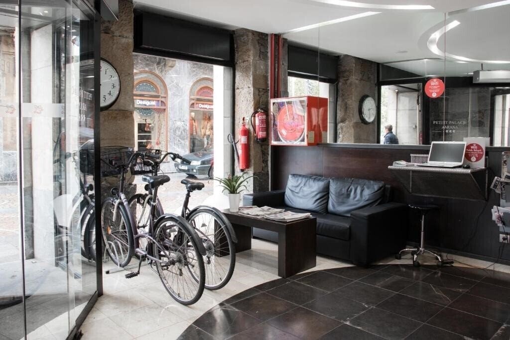 Фотография Petit Palace Arana 3*