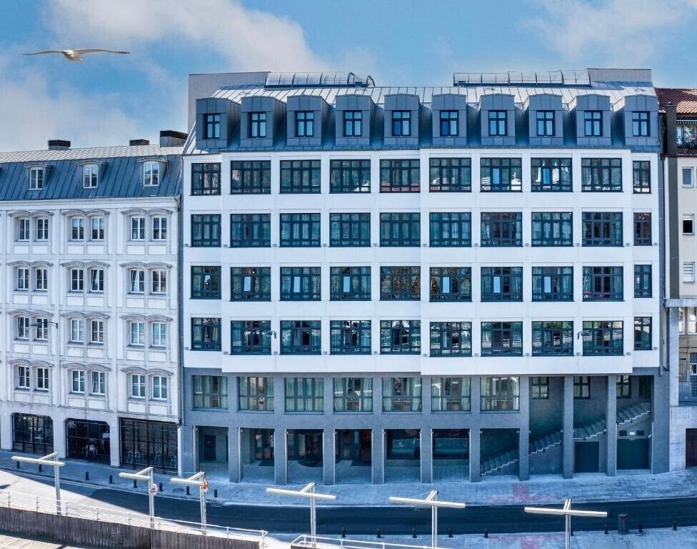 Отель Axel Hotel Bilbao 4*