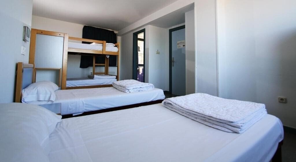 Фото Bilbao Albergue Aterpetxea Hostel 2*