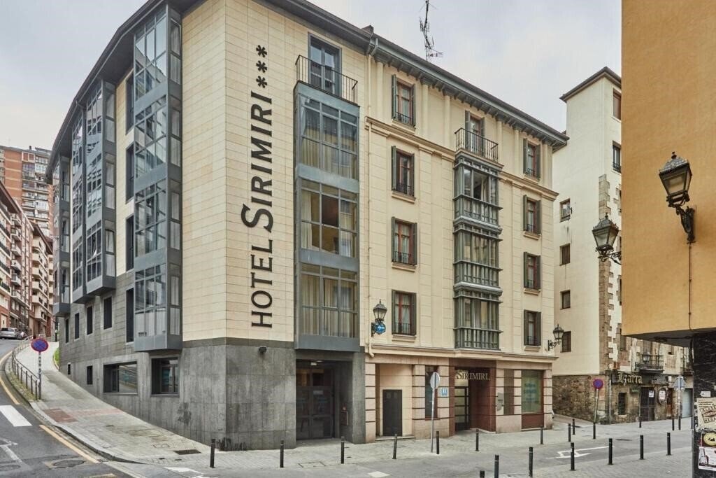 Готель Sirimiri 3*