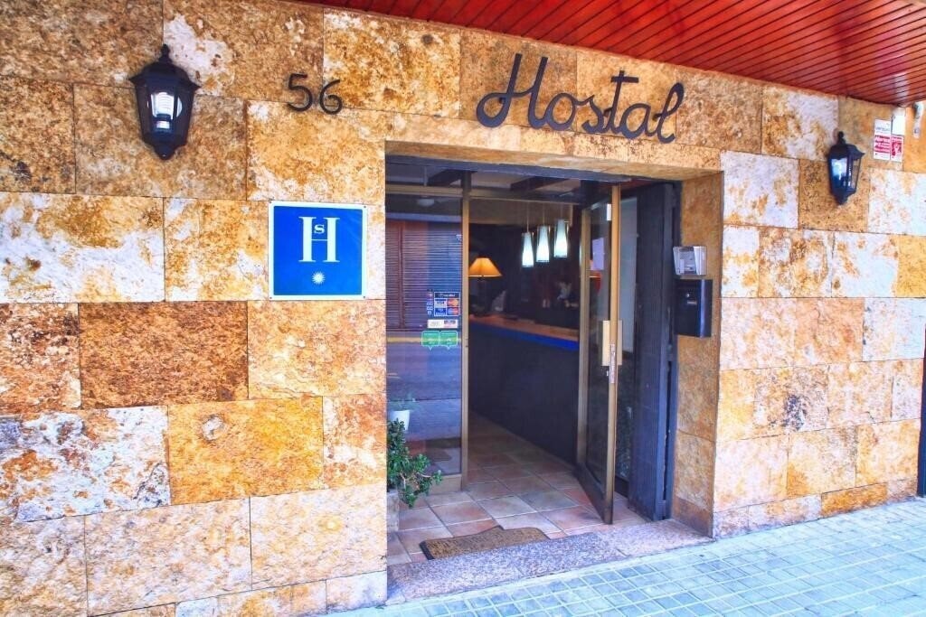 Отель Hostal Isabel 2*