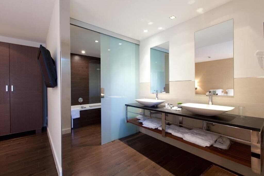 Фотографія Mr Les Rotes 4*