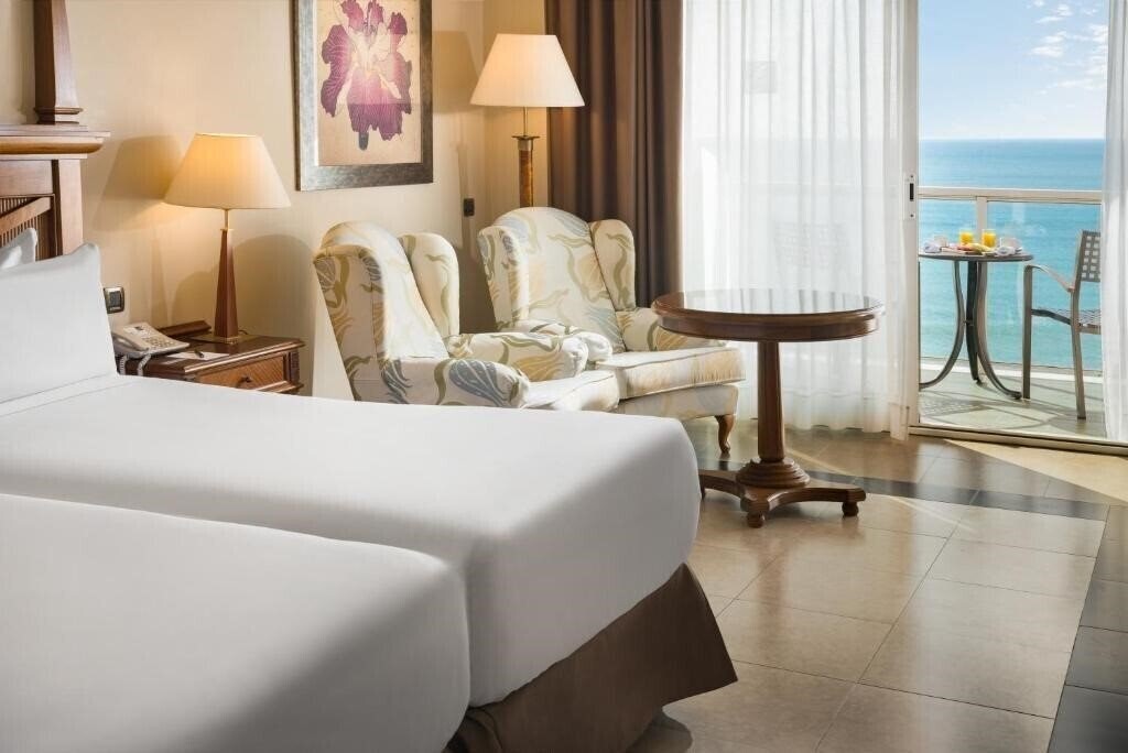 Фото Elba Estepona Gran Hotel Thalasso & SPA 5*