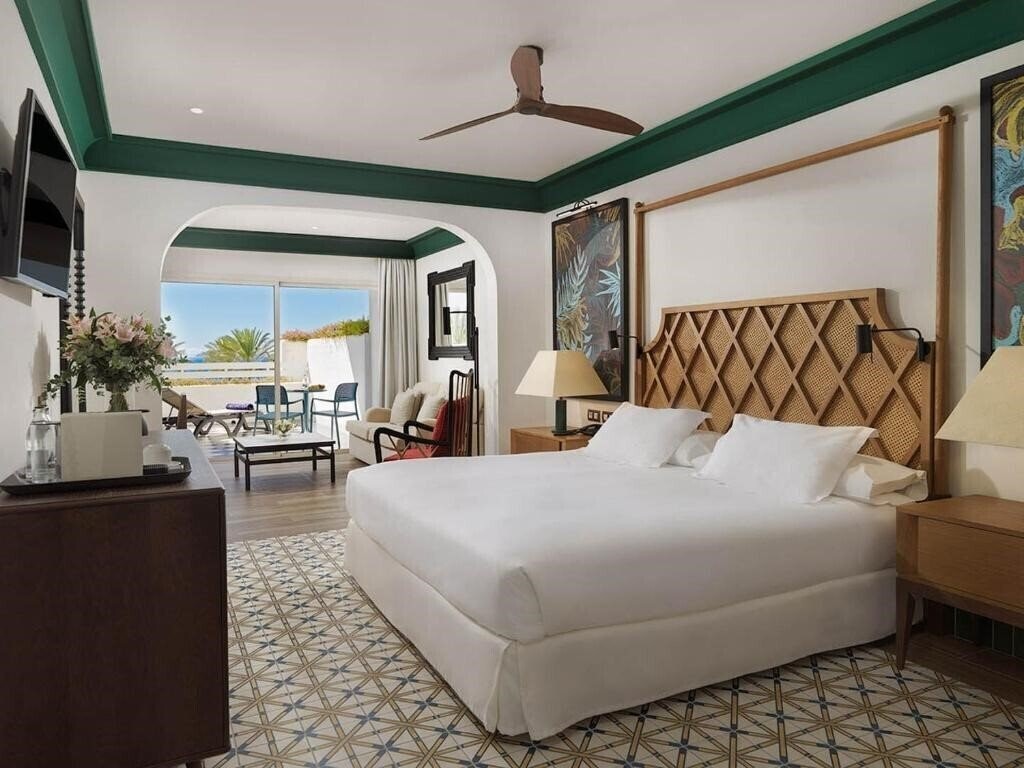 Фотографія H10 Estepona Palace 4*