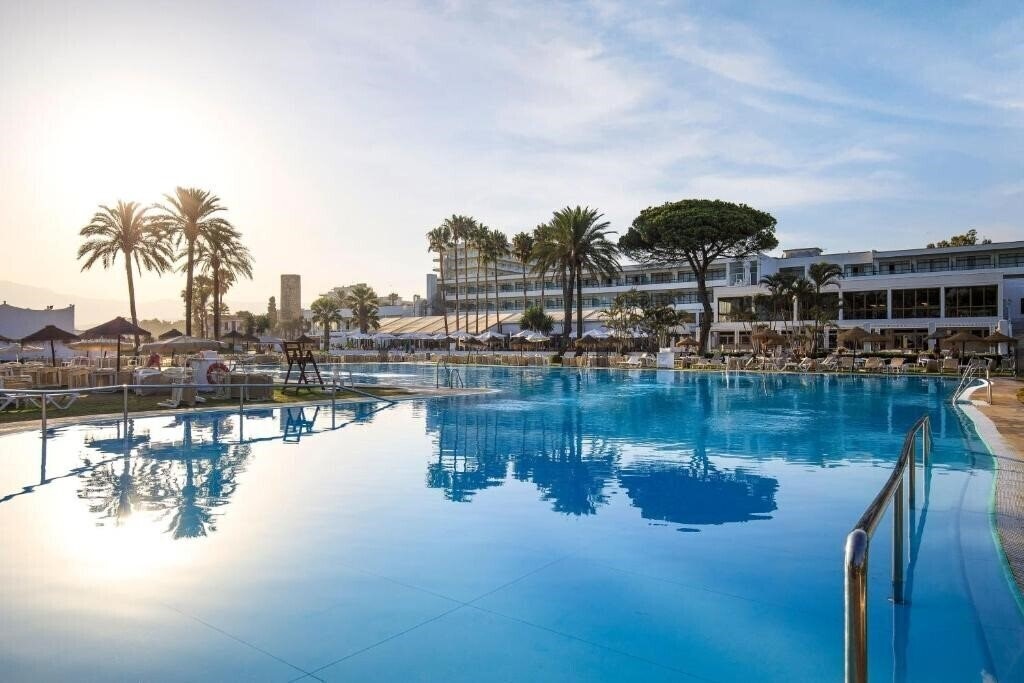 Отель Sol Marbella Estepona Atalaya Park 4*