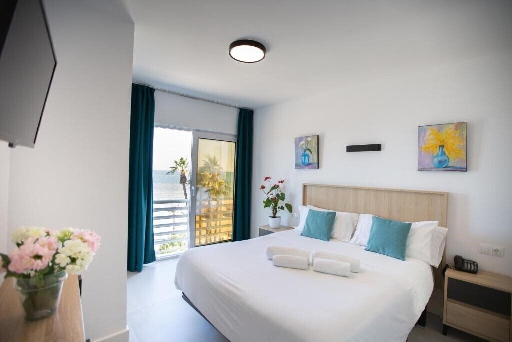 Отель Hotel Mediterraneo 1*