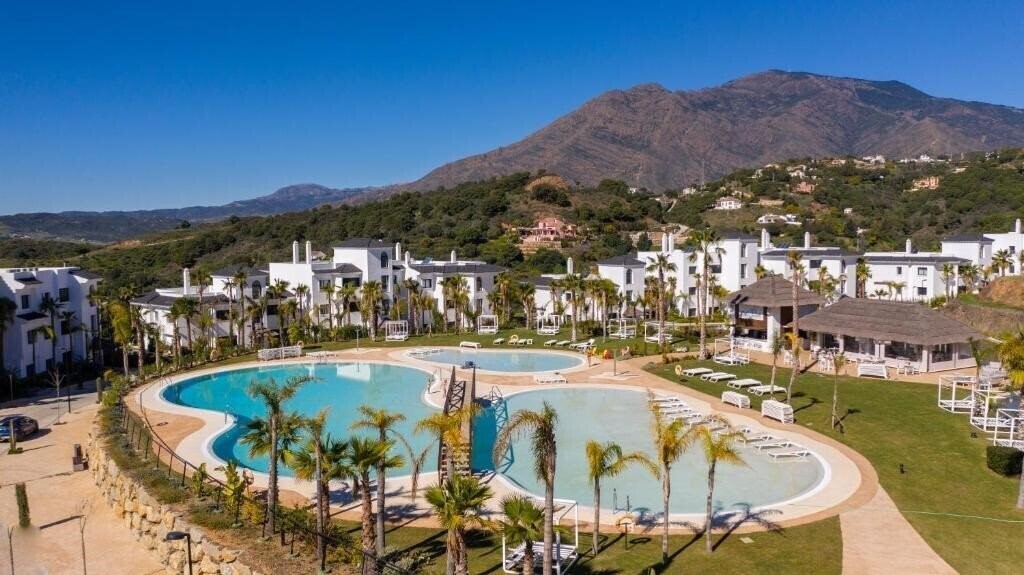 Фото Estepona Holiday Hills 4*