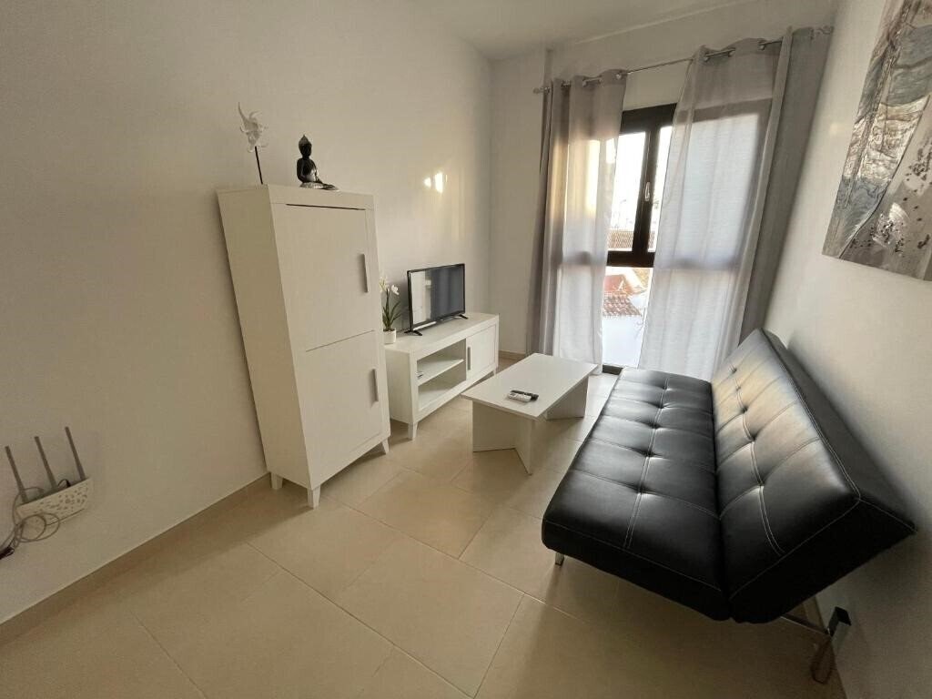 Фотографія Royal Suites Estepona 3*