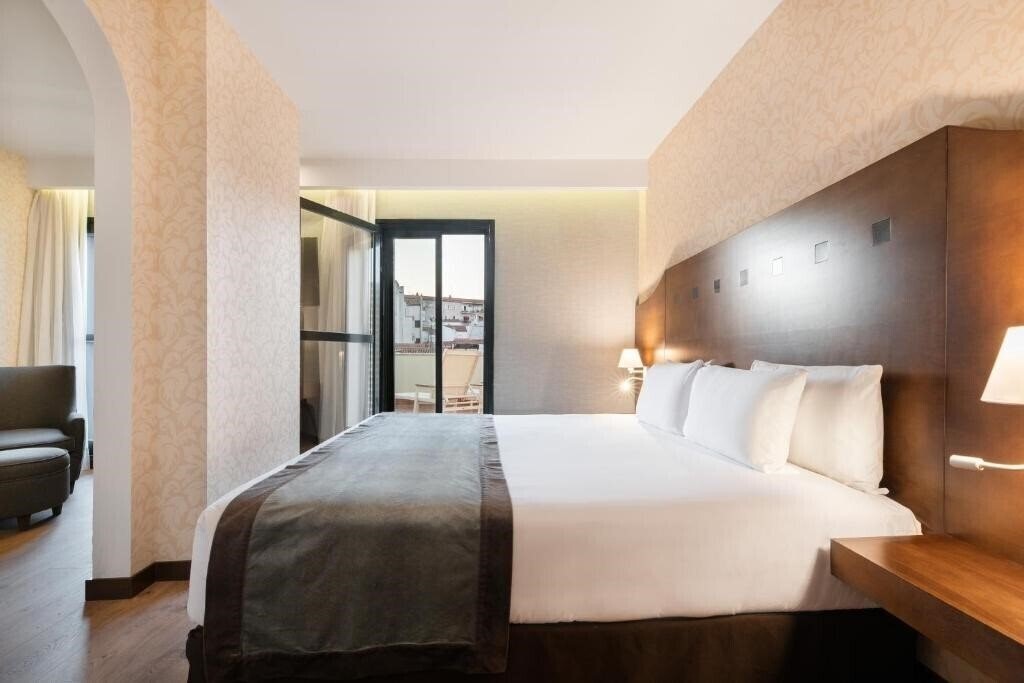 Фото Exe Agora Caceres 4*