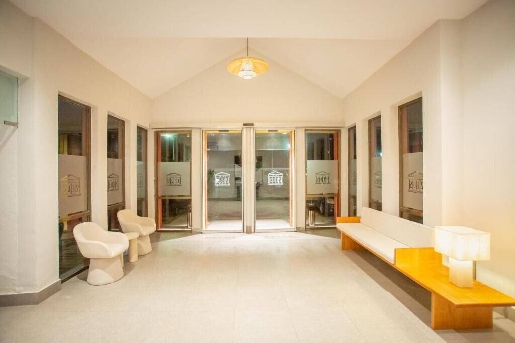 Фотографія Zeus 3*