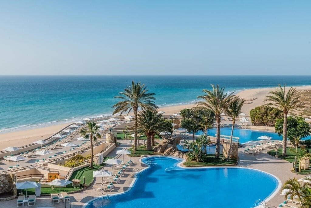 Отель Iberostar Waves Playa Gaviotas 4*