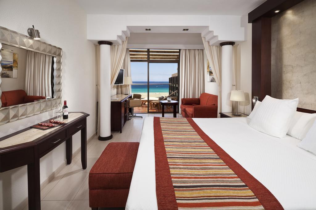 Отель Melia Gorriones 4*