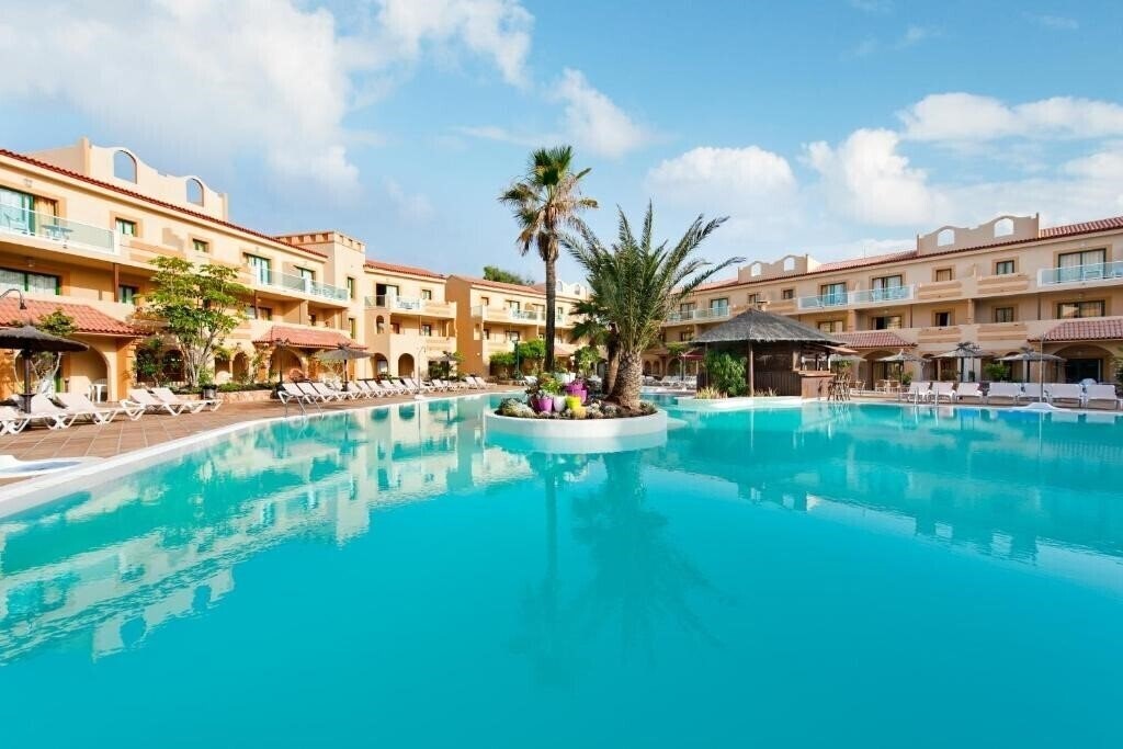 Отель Elba Lucia Sport & Suite Hotel (ex.  Castillo de Elba Suite) 3*