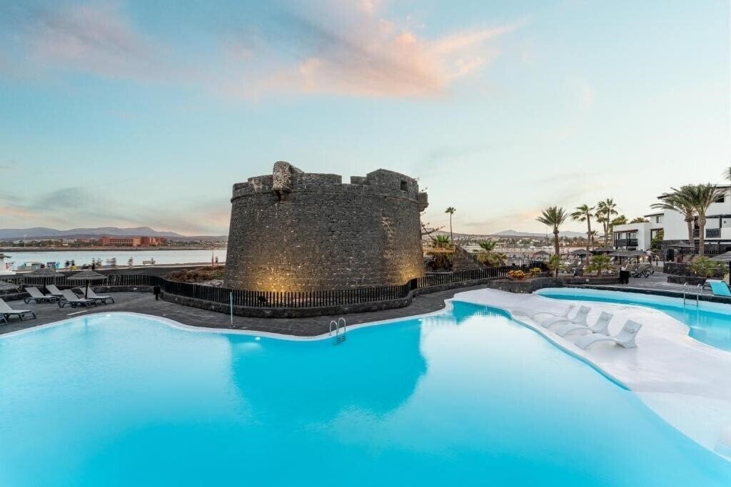 Готель Barcelo Fuerteventura Castillo (ex. Barcelo Castillo Beach Resort) 4*